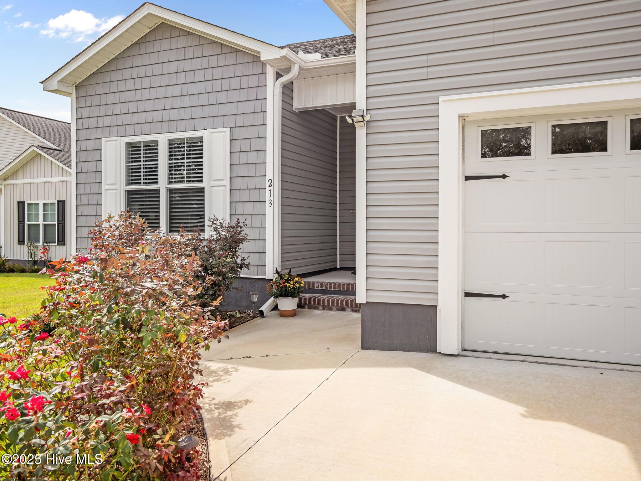 Image 2: 46-web-or-mls-P9080896