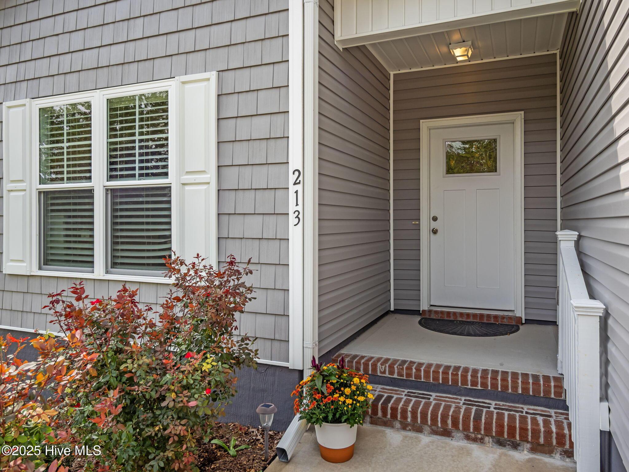 Image 3: 47-web-or-mls-P9080915