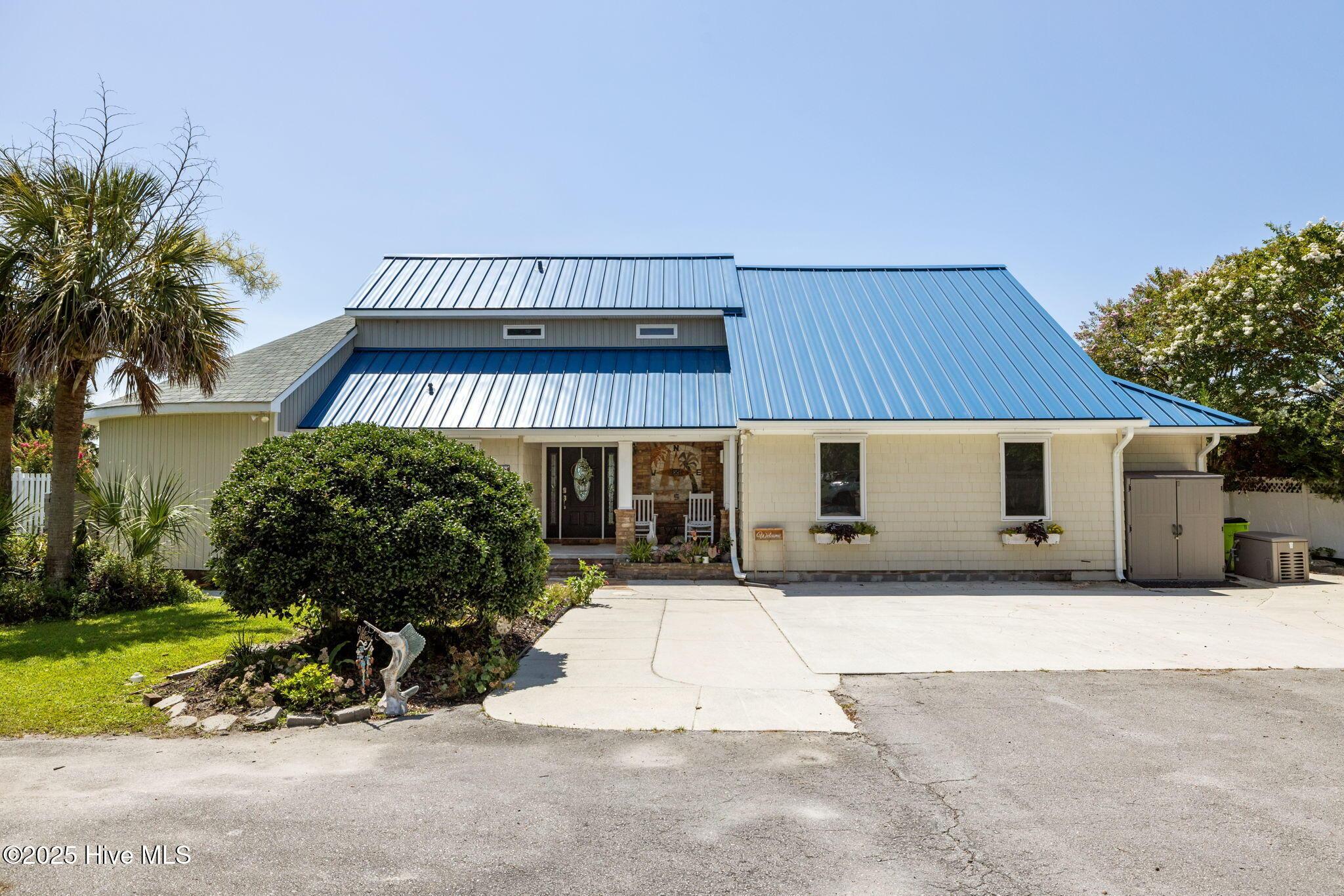Image 3: Front