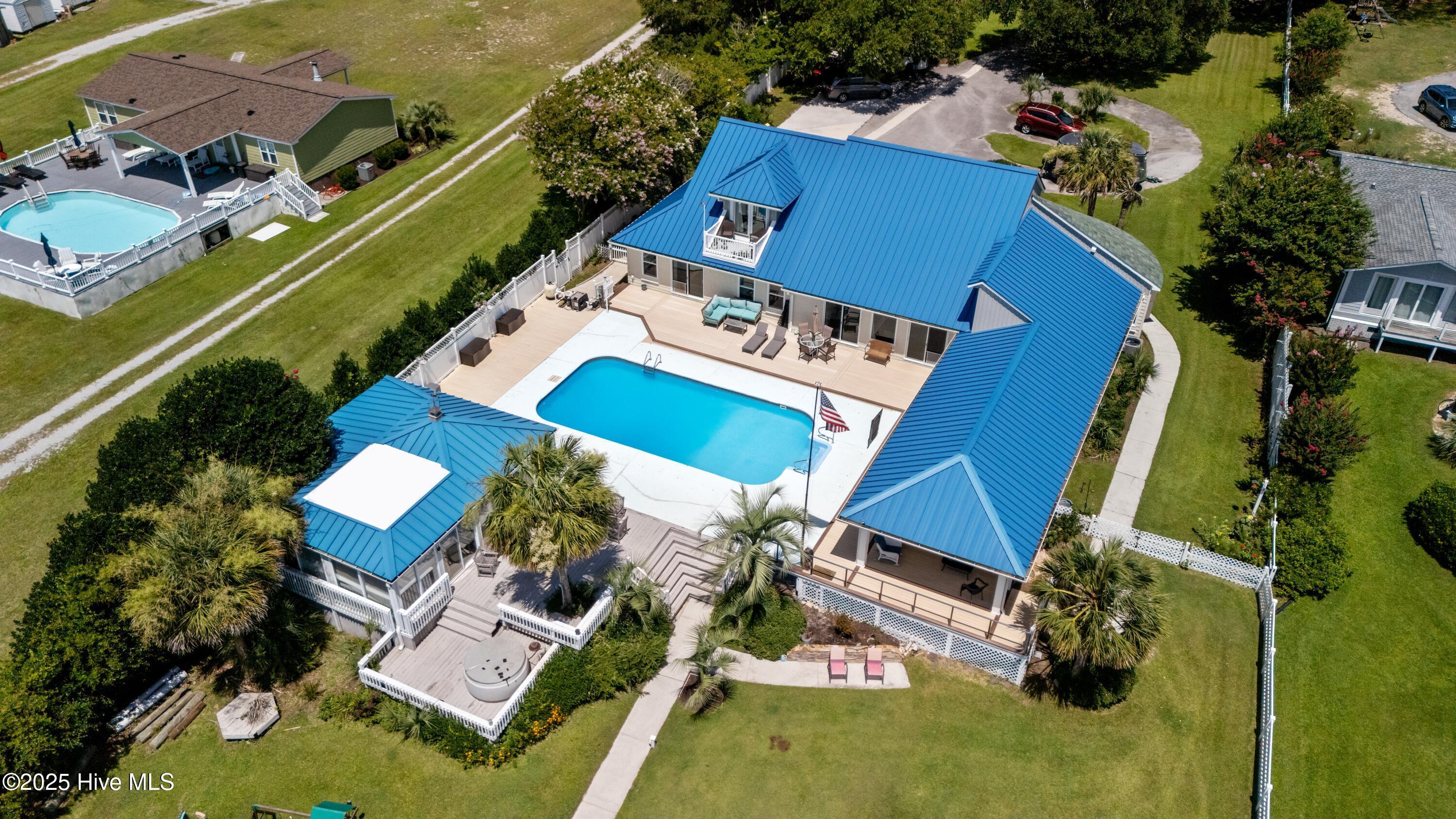 Image 4: Rear/ Aerial