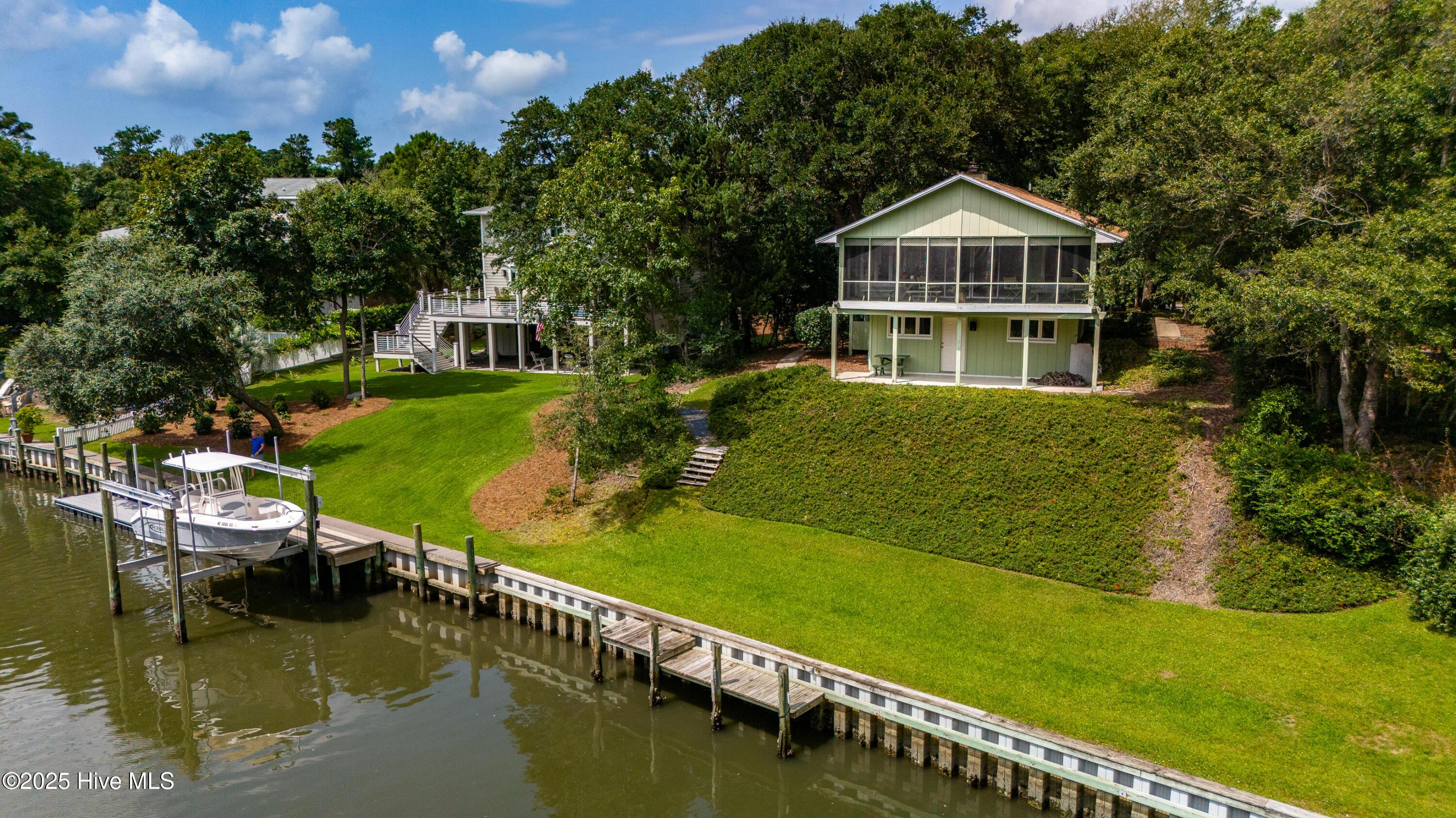 Image 2: 160 Arborvitae Court