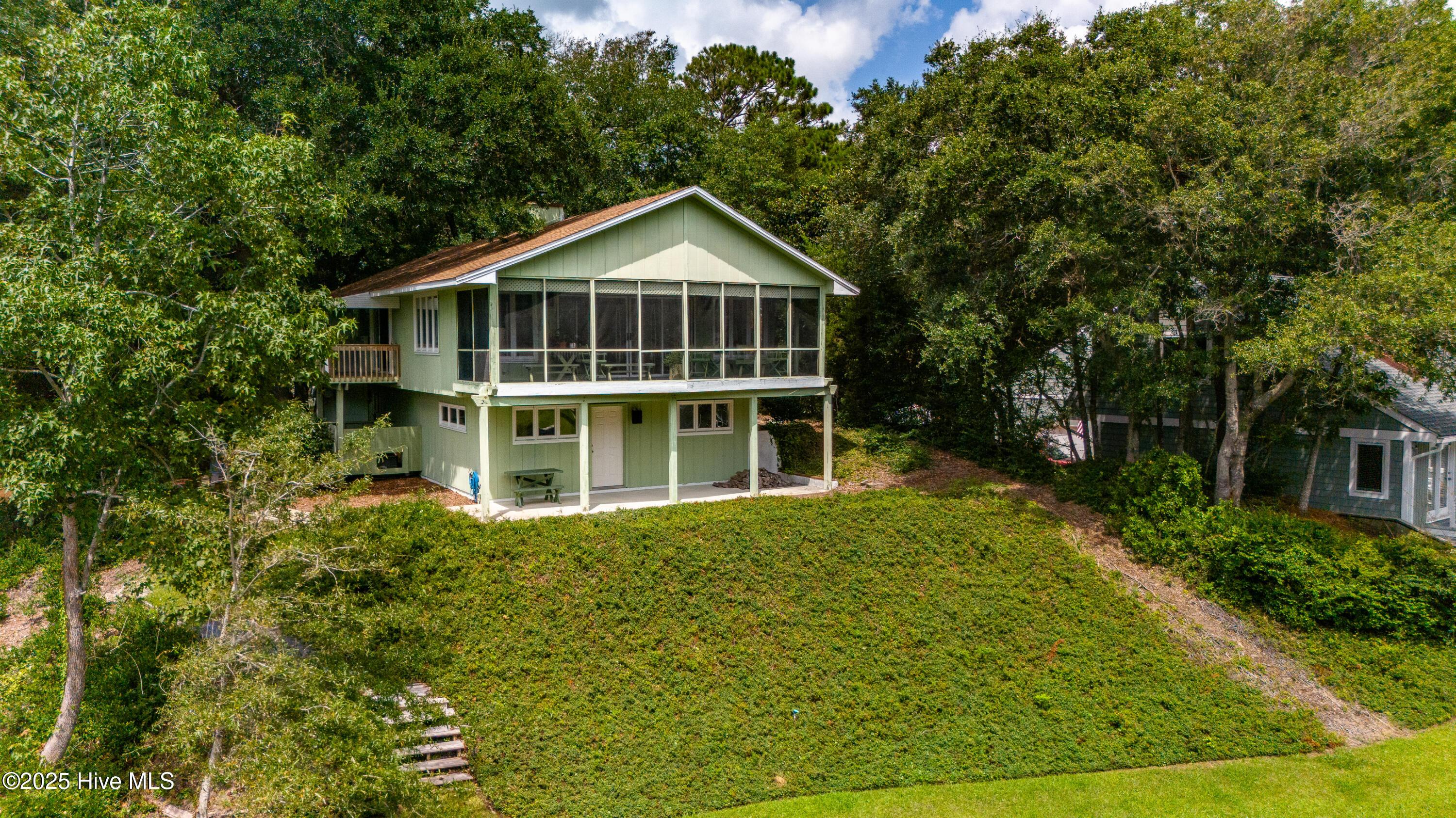 Image 3: 160 Arborvitae Court
