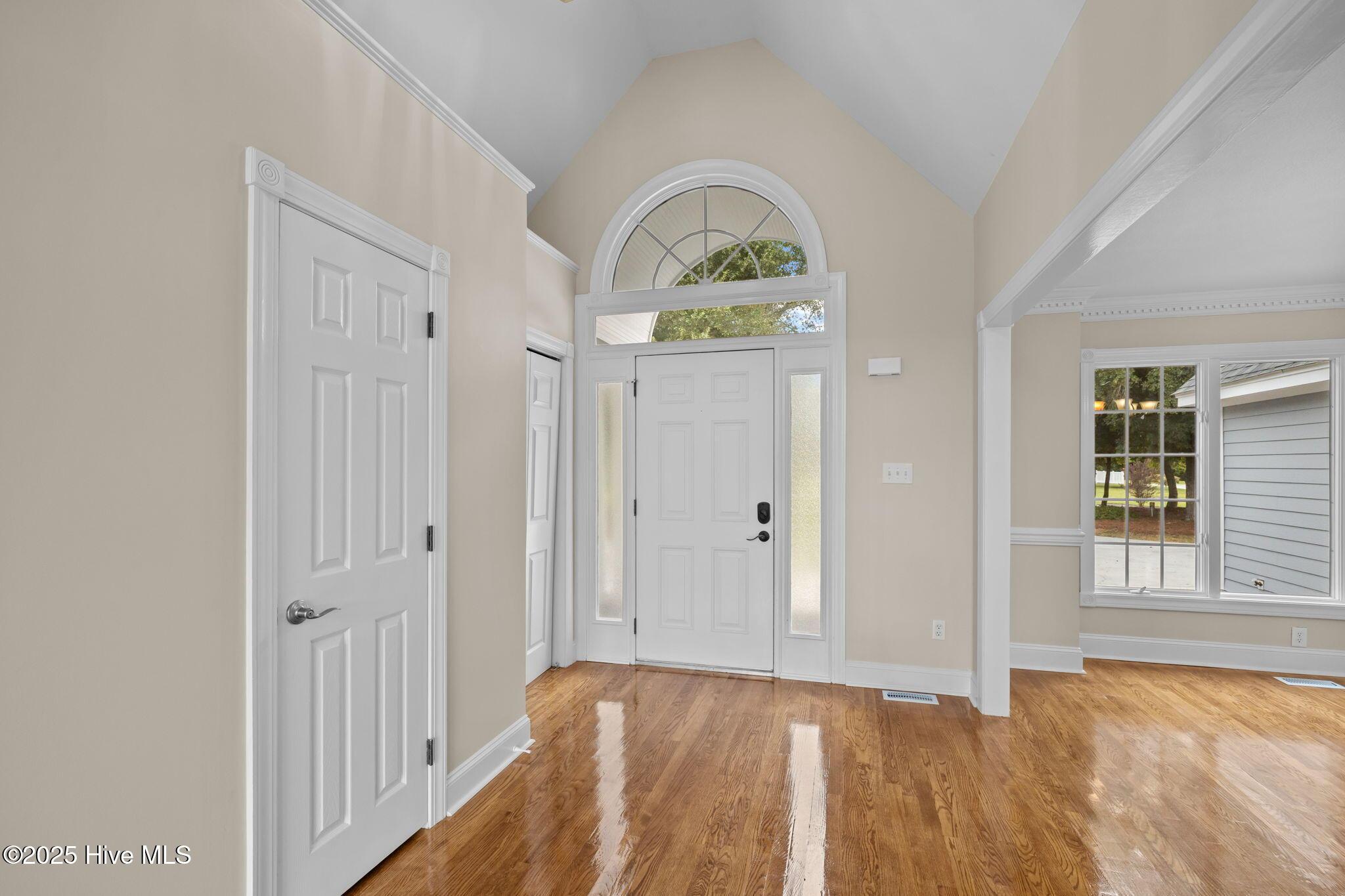 Image 4: Entry