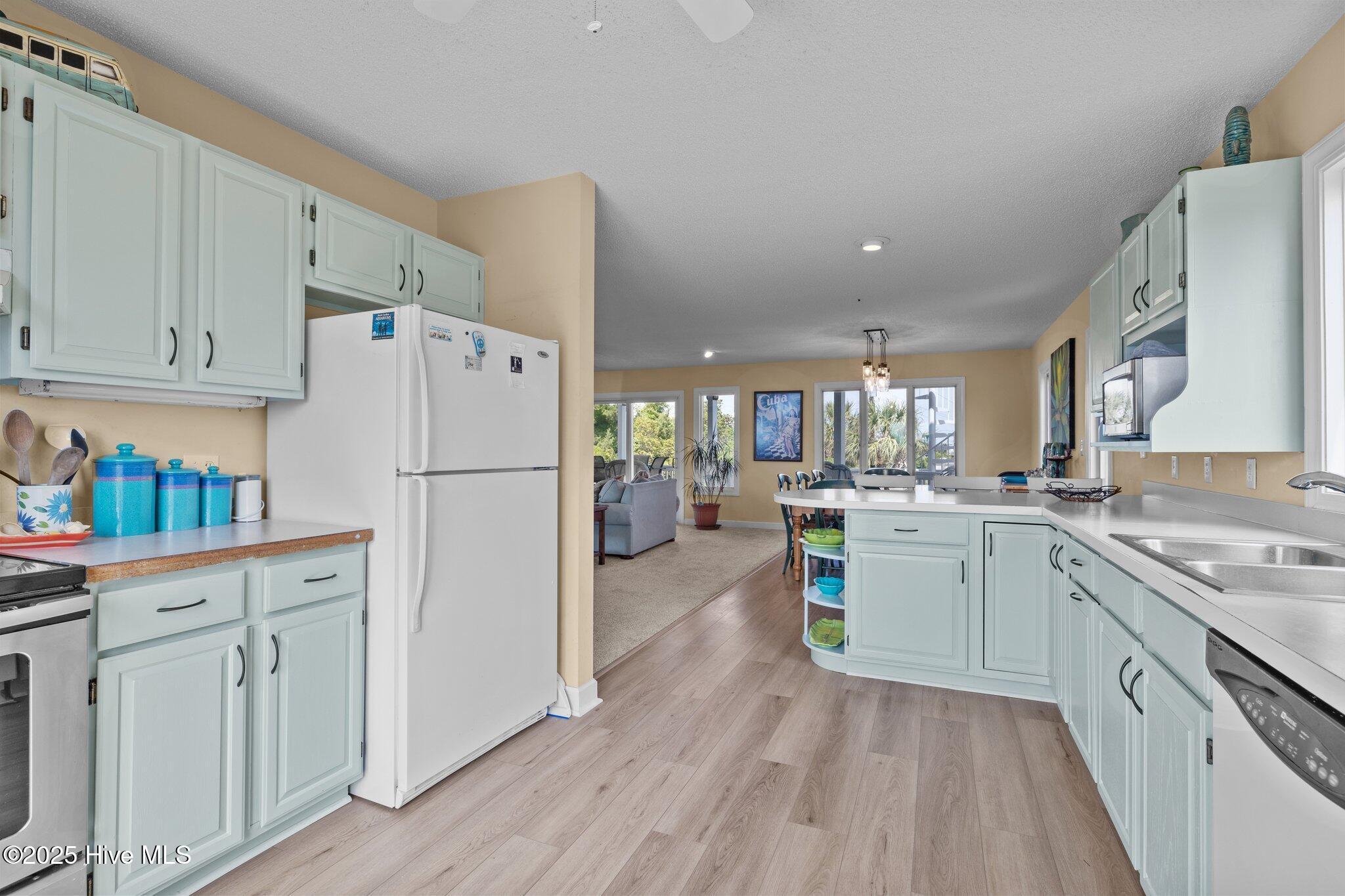 Image 4: 105 Island Quay Ct