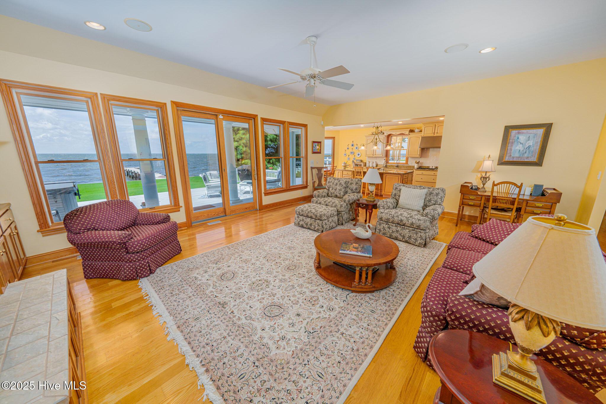 Image 4: 110 Waterside Dr Harbinger-20