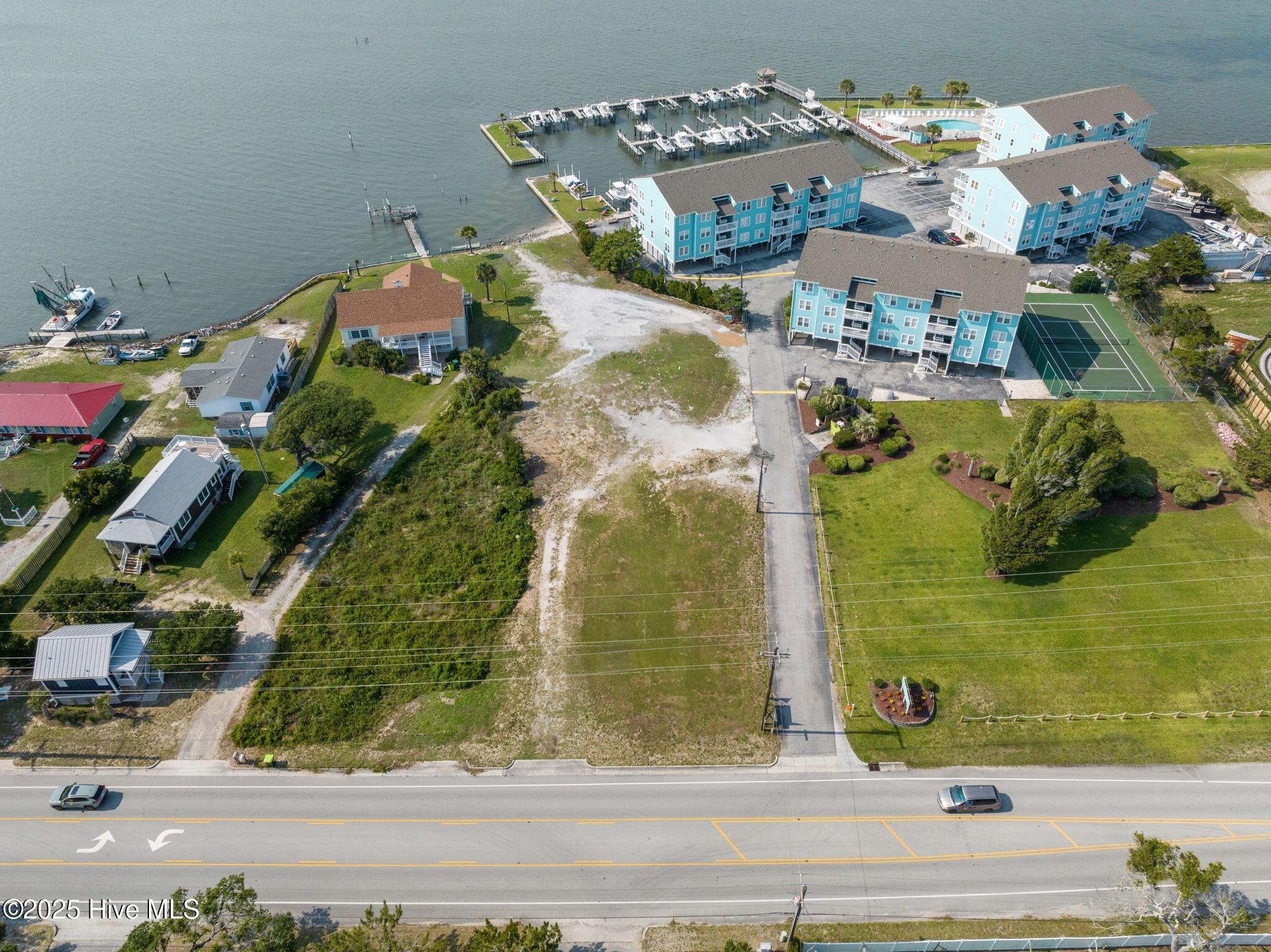Image 2: 1024 Salter Path Rd