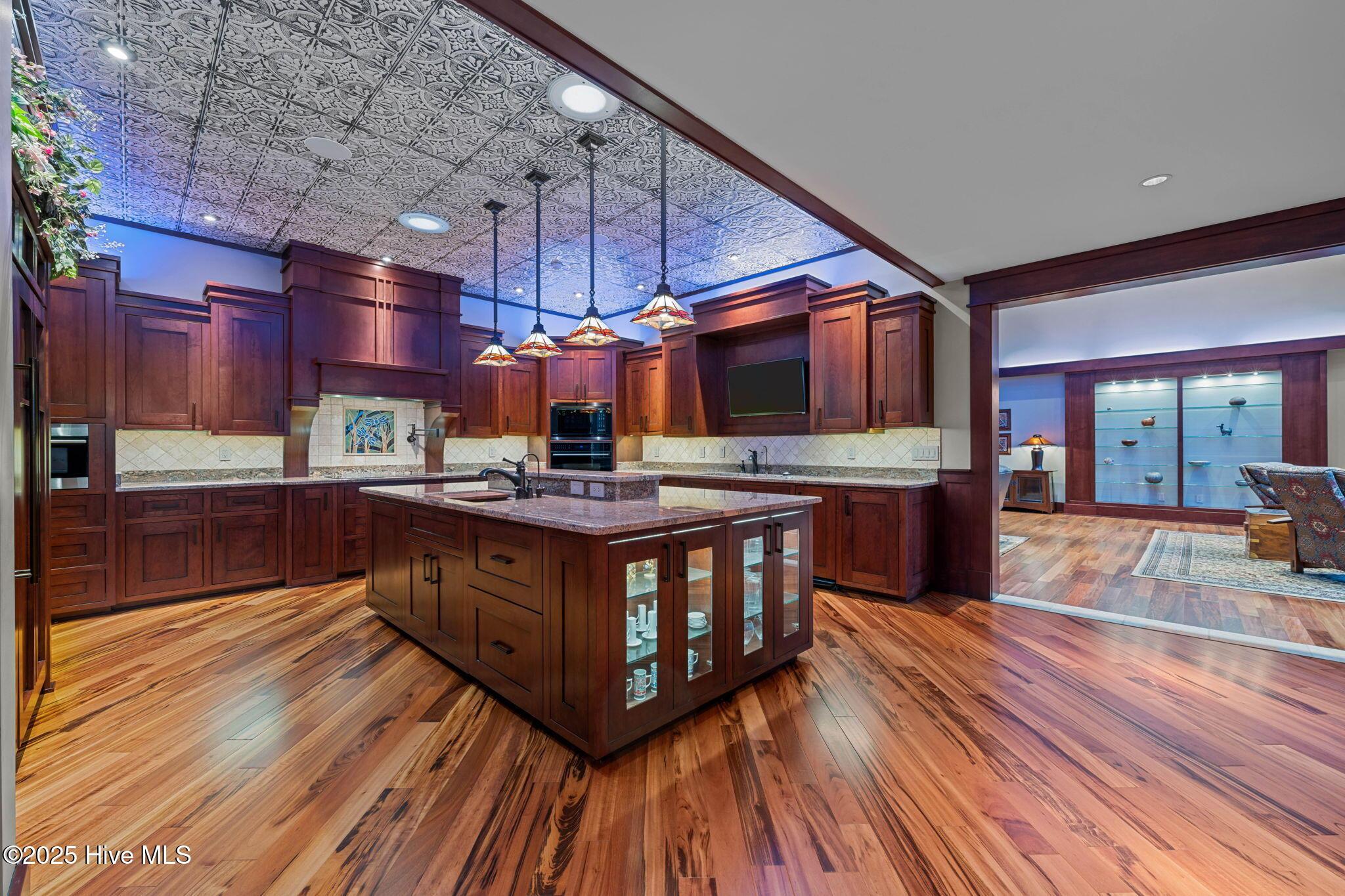 Image 3: 95-web-or-mls-DSC_0515