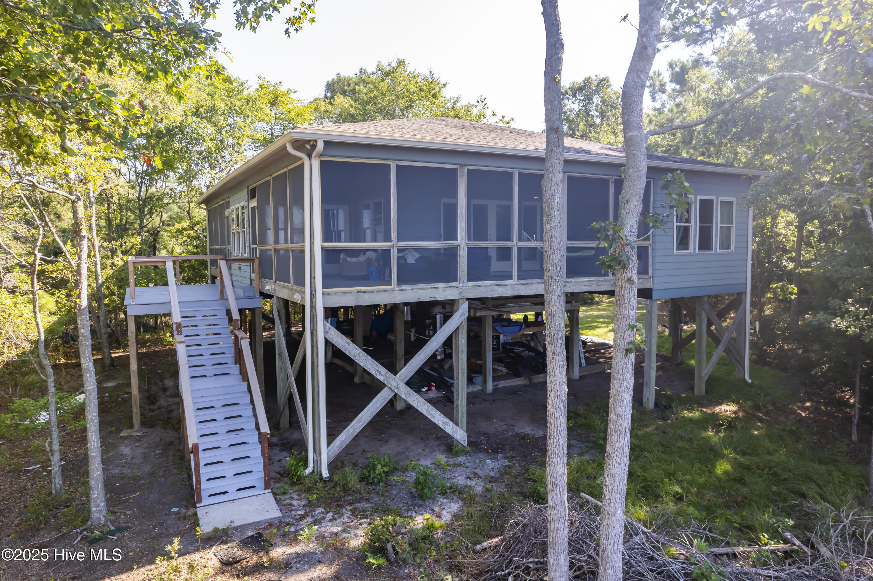 Image 4: 452IndianBluff001