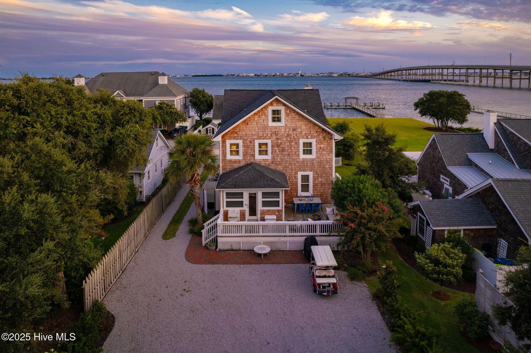 Image 2: 2108 Shepard Street