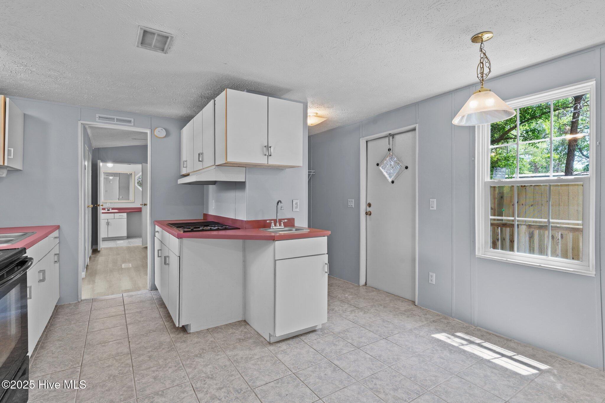 Image 3: 10-web-or-mls-BTS04112