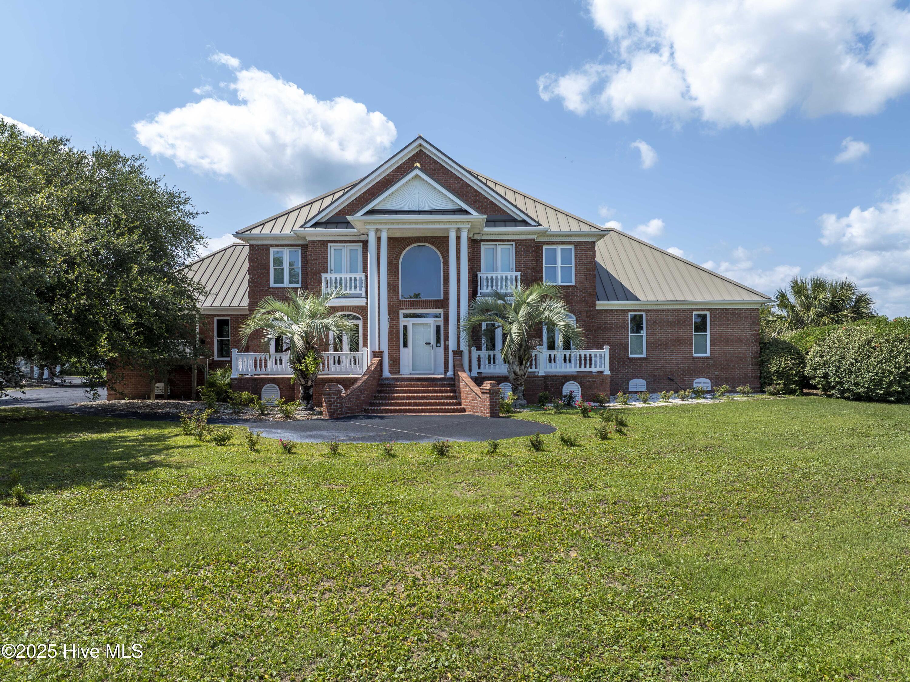 Image 2: 4 Hunter Heath Dr