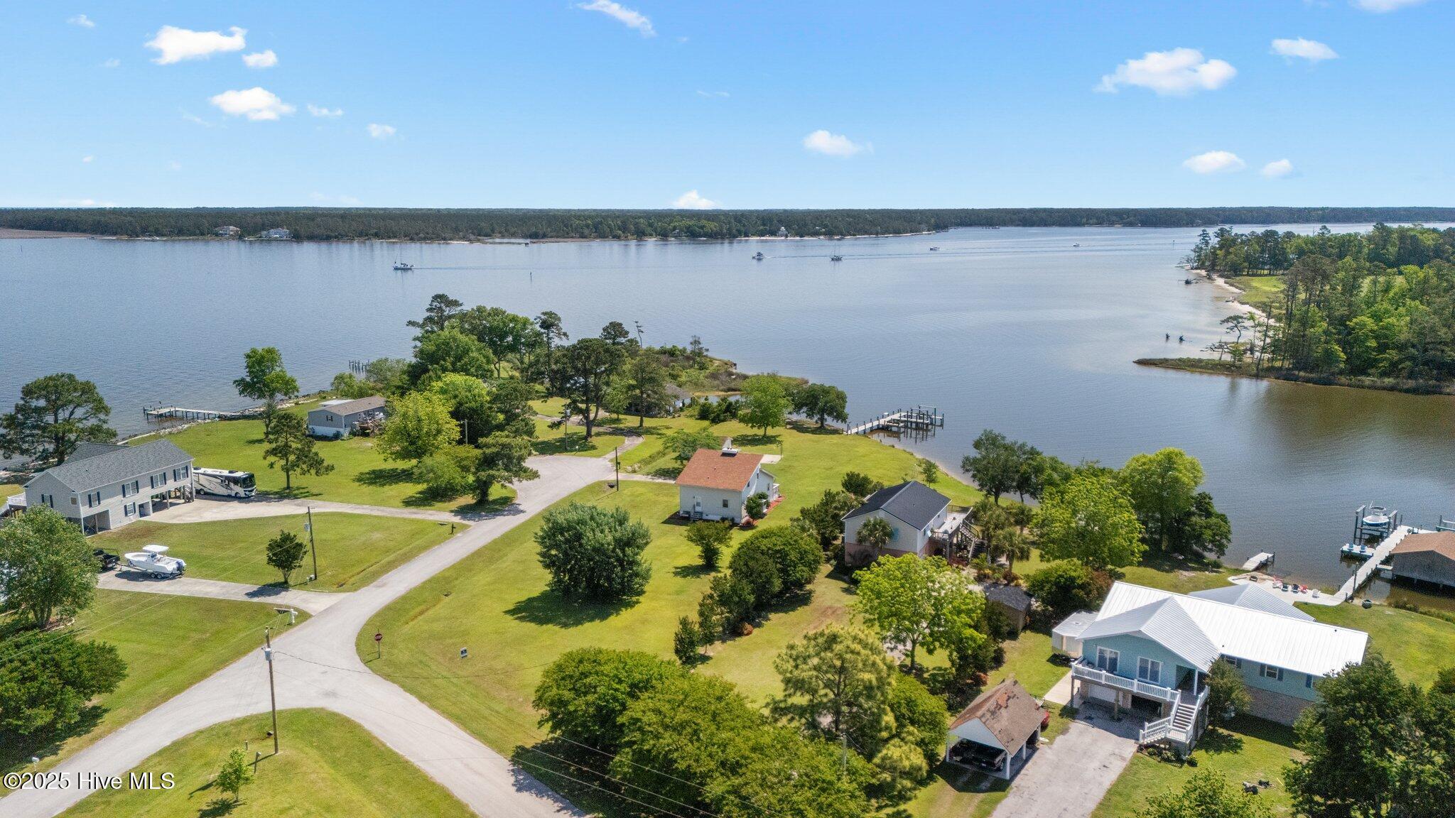 Image 1: 1005 Paradise Drive