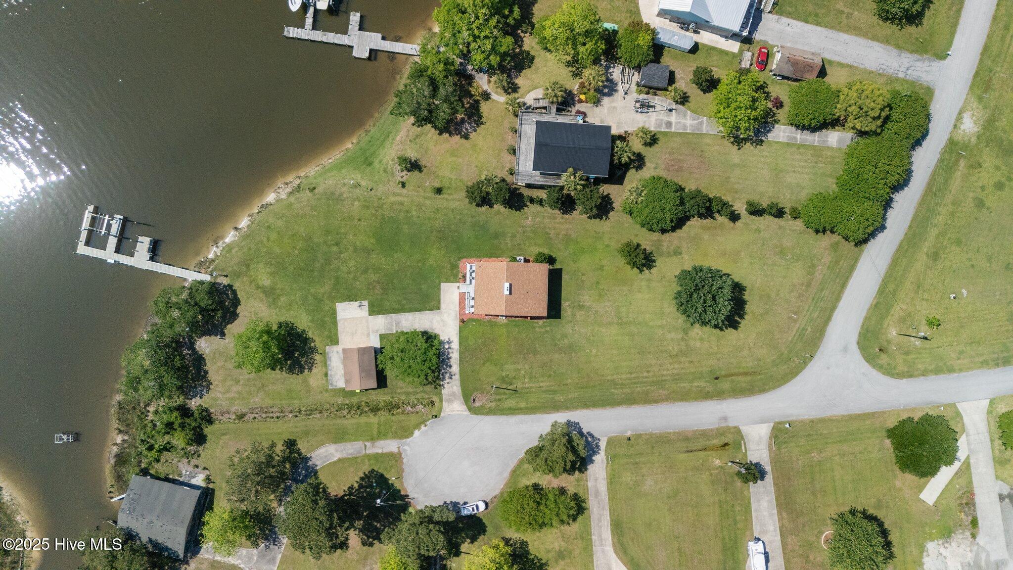 Image 2: Large Lot Along Adams Creek