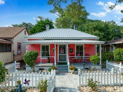 209 W St George Street