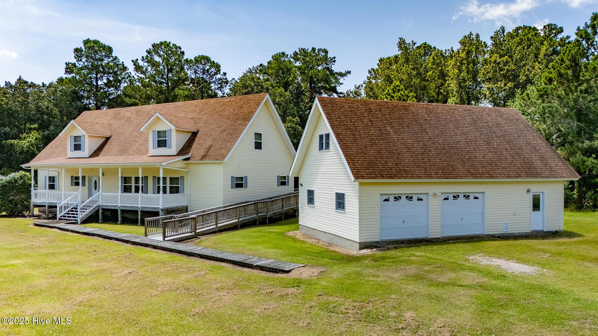 Image 2: 35 BAYVIEW DRIVE (4)