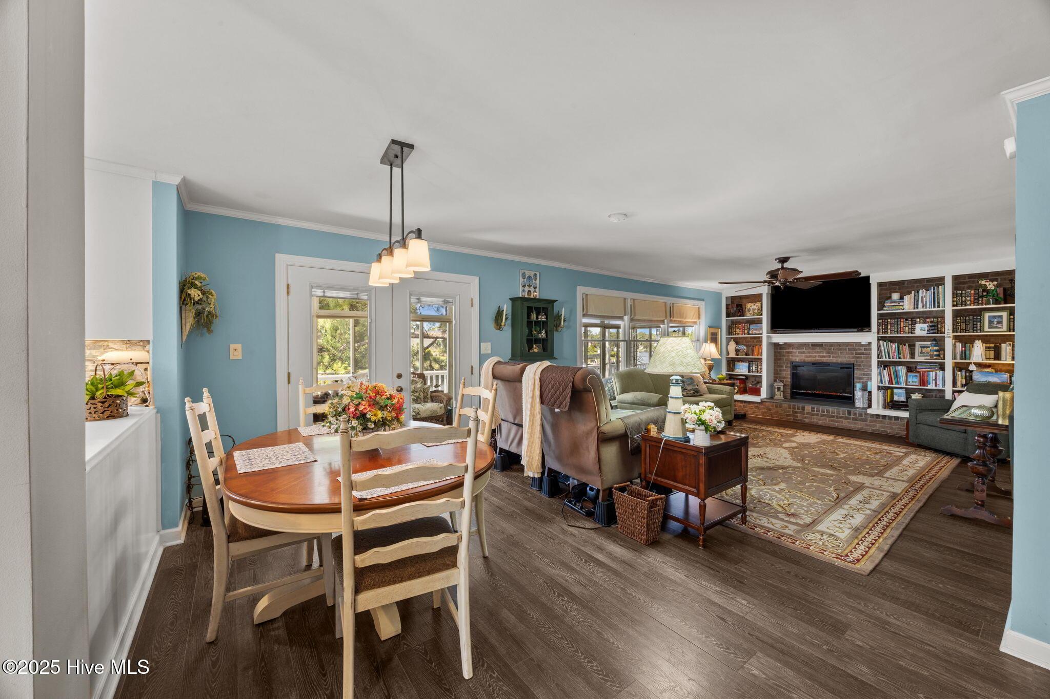 Image 3: Open Floor Plan