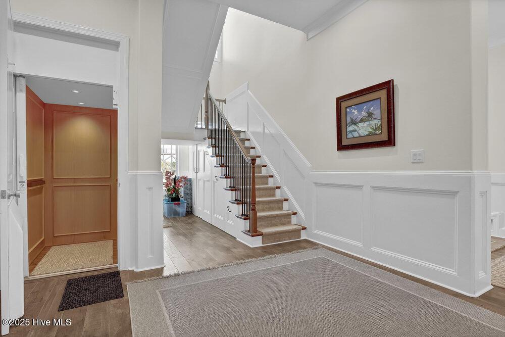 Image 4: Entry Foyer