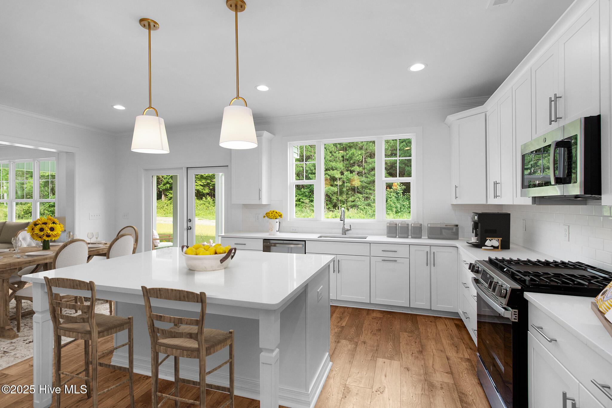 Image 3: Open Concept Kitchen, Diving & Living