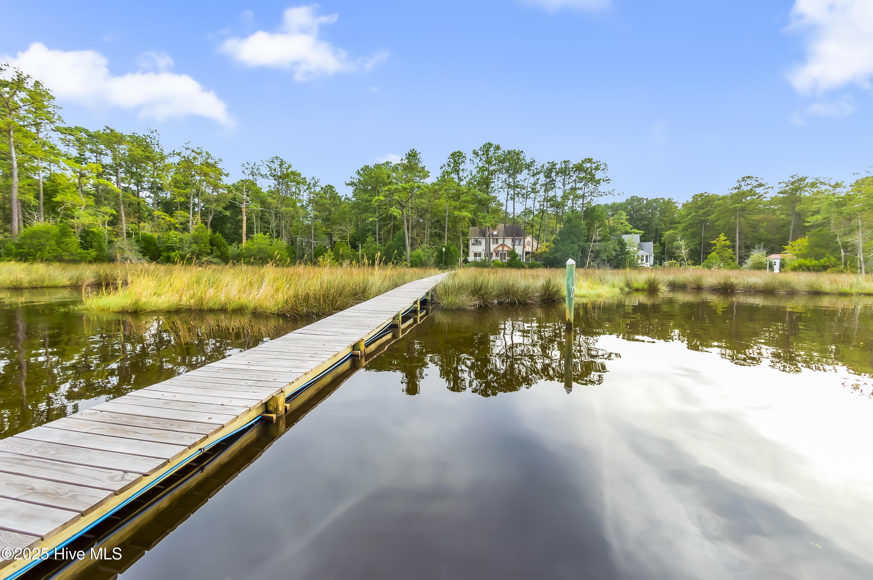 Image 3: 466BayShores029