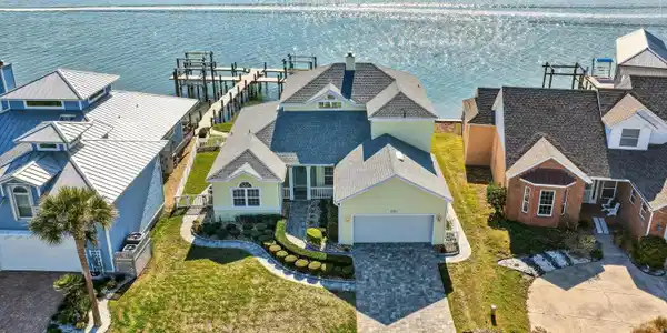 Image 2: Front