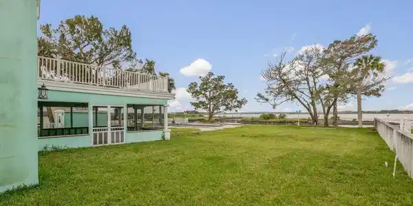 269 S MATANZAS Boulevard
