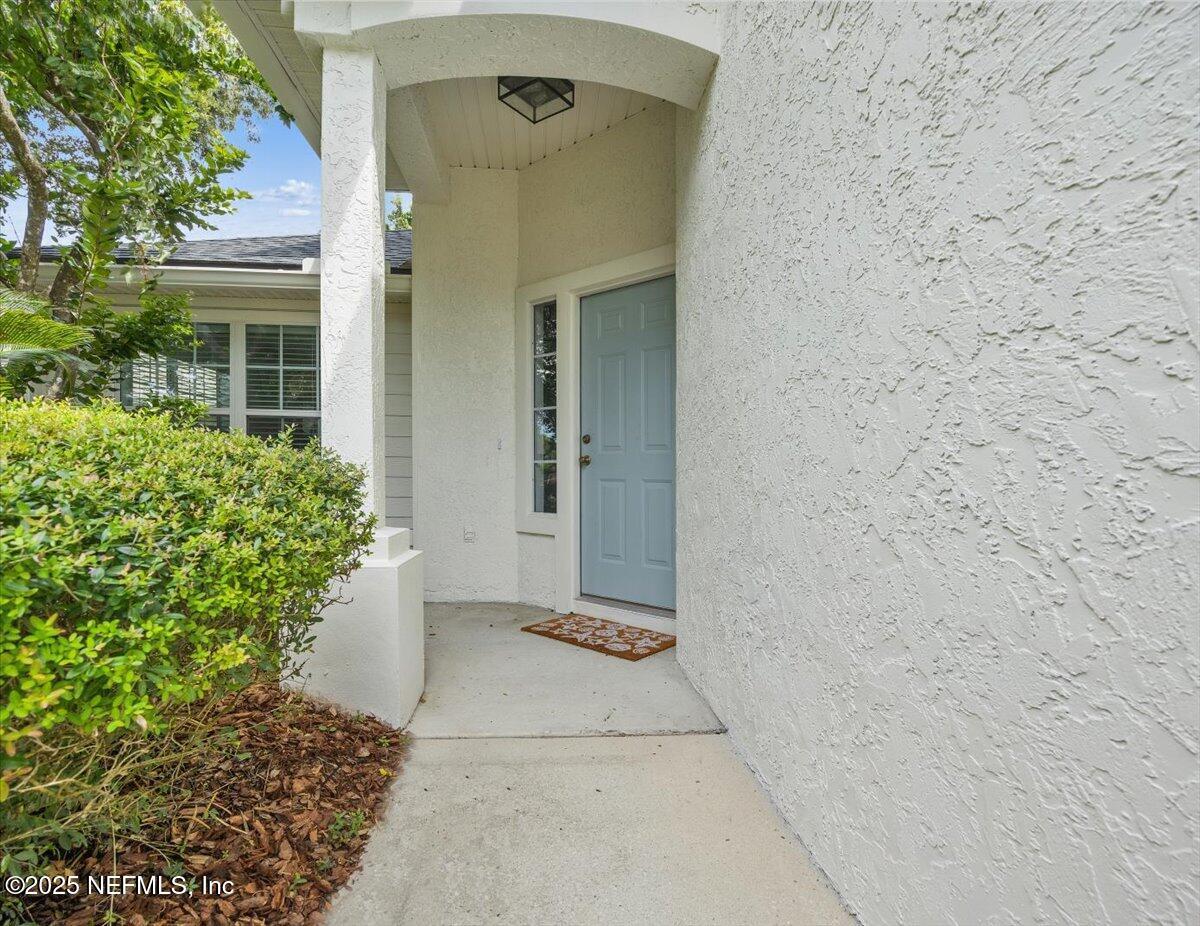 Image 3: Front Entry