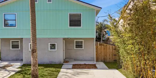 144 POINSETTIA Street