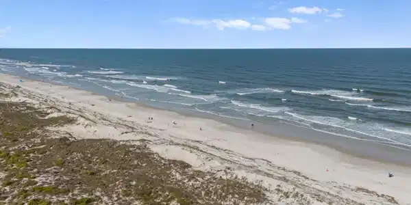 Image 4: Hibiscus Condo. Butler Beach