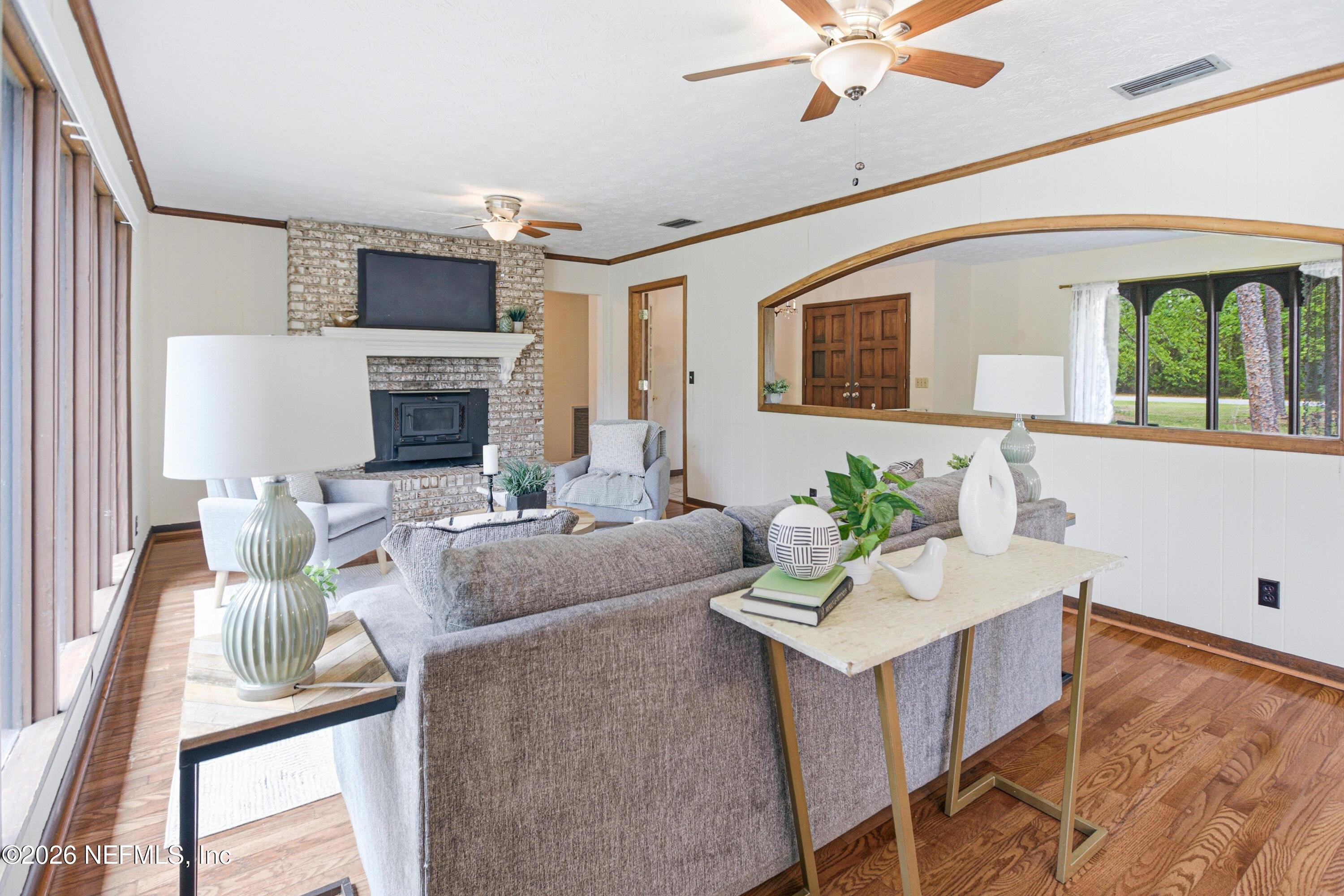 Image 3: Family Room