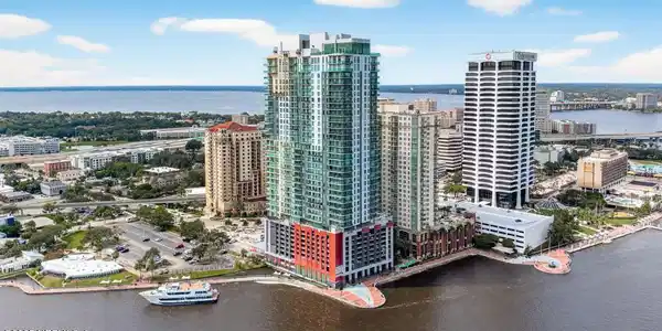 Image 2: 1431 Riverplace Blvd ext-2
