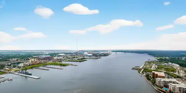 Image 3: 1431 Riverplace 2501-93
