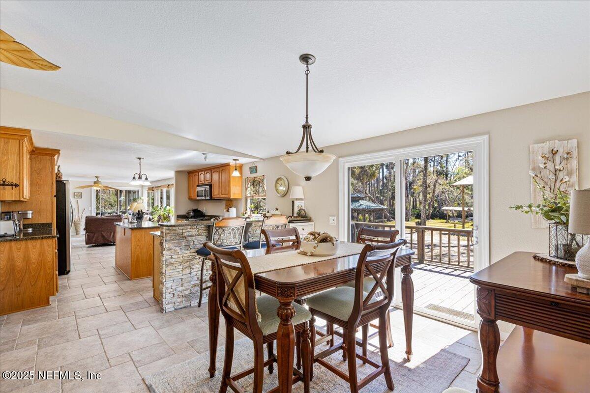 Image 4: 04-Dining Area