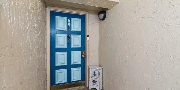 Image 4: Entry
