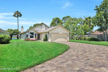 208 CROSSTERN Court