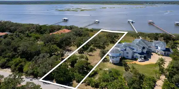 Image 3: 949 N Griffin Shores 02