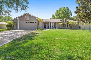 807 CEDAR ST