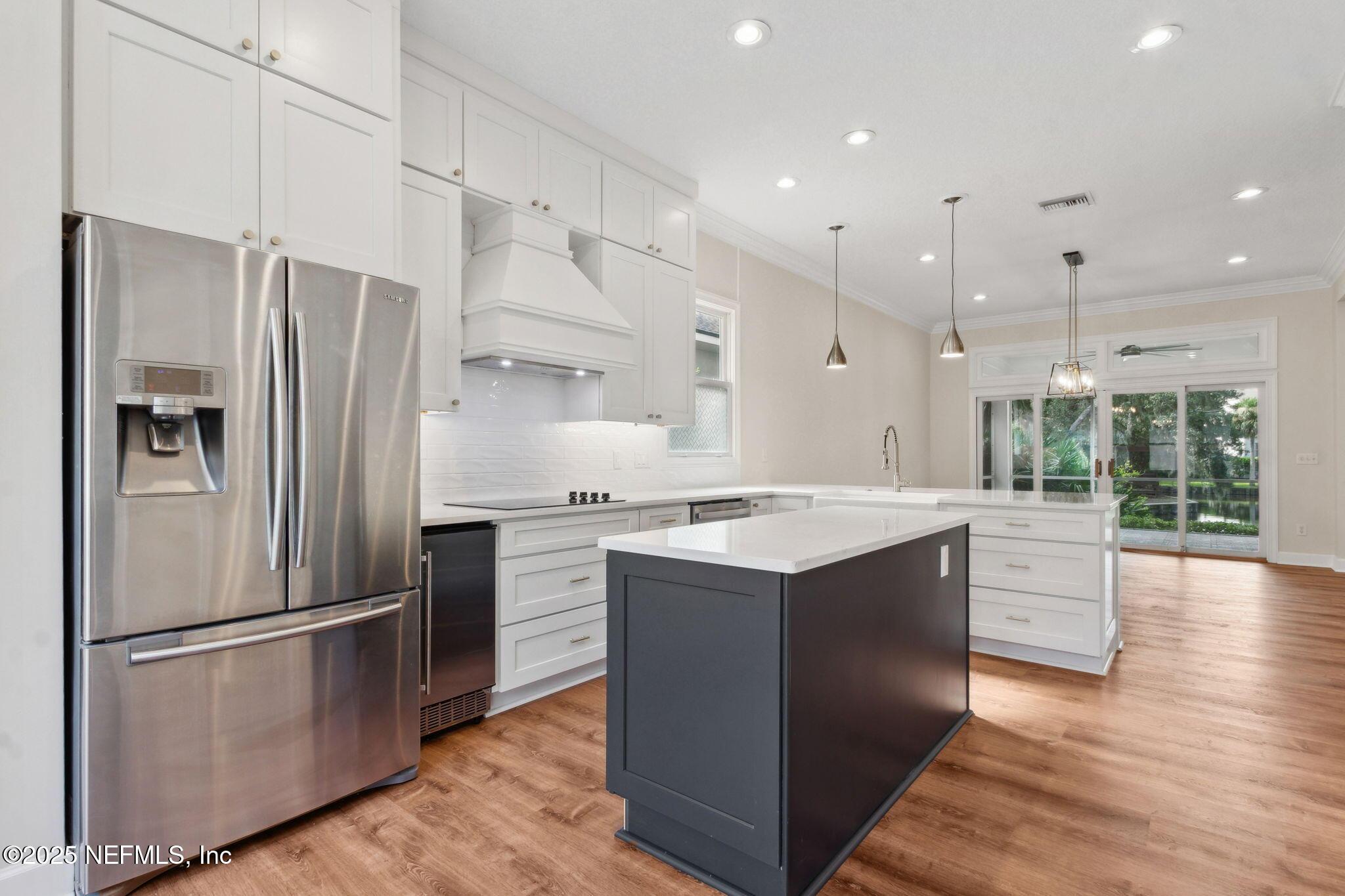 Image 4: 17-web-or-mls-10_16 Oak Point Dr