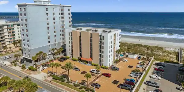 Image 2: 40-web-or-mls-275 1st St S Unit 201 (38
