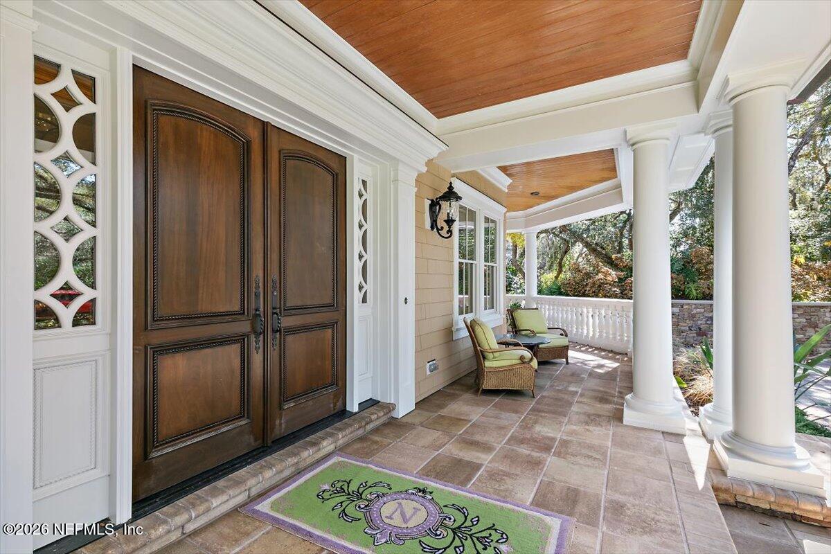 Image 4: Front porch