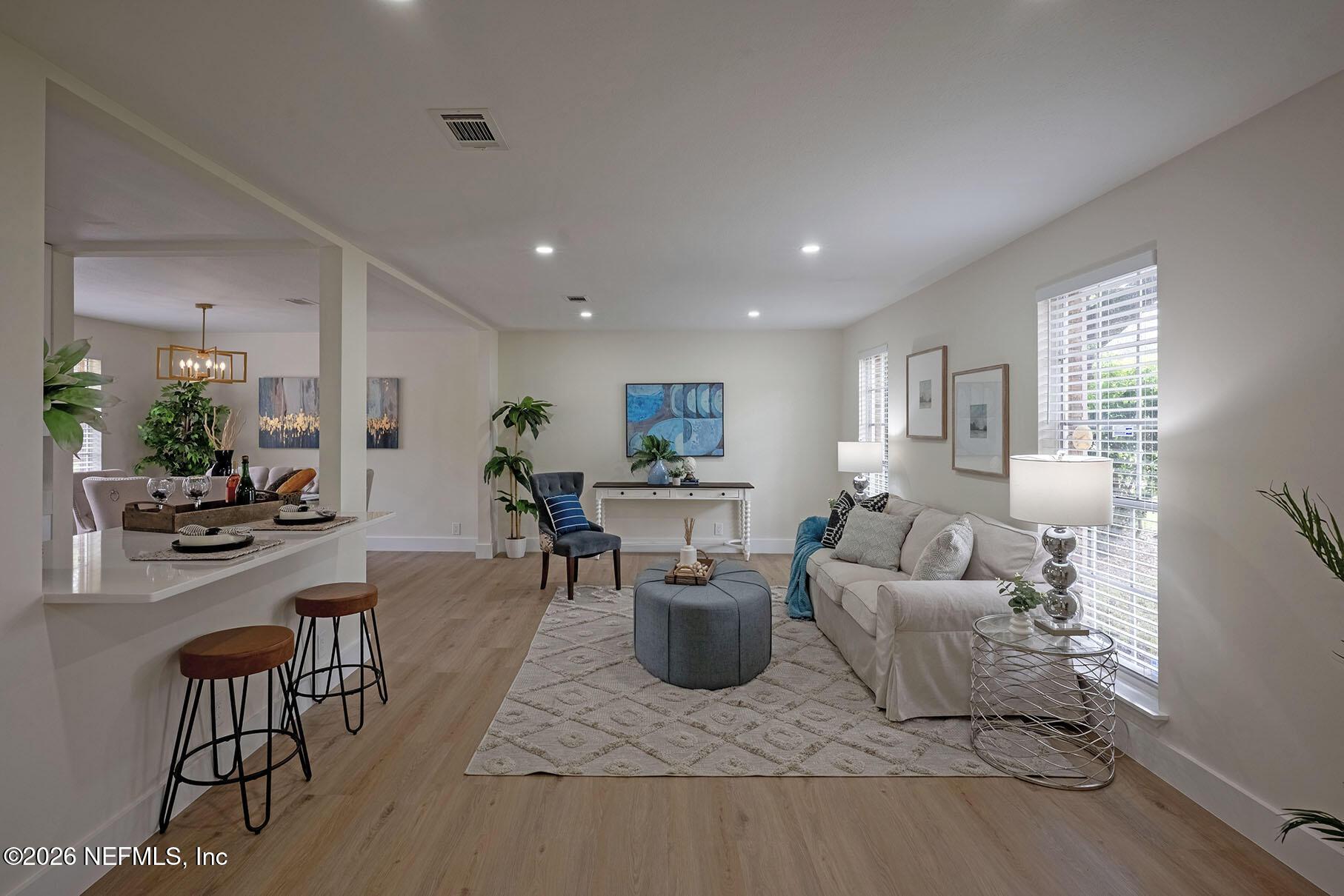 Image 2: 01 Living Room