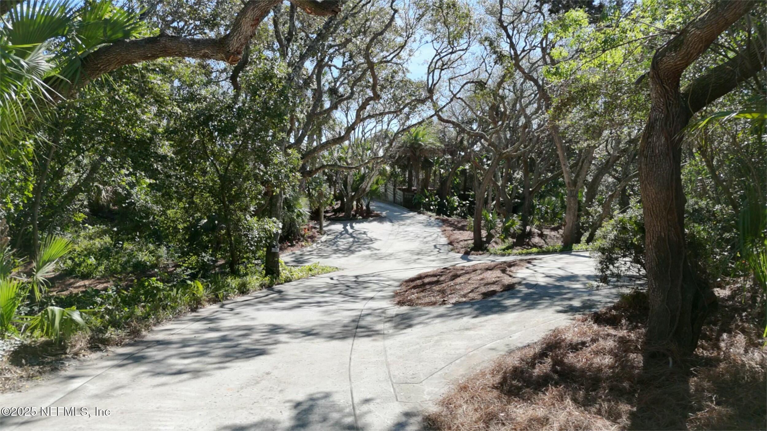 Image 2: Oak Canopy provides seclusion