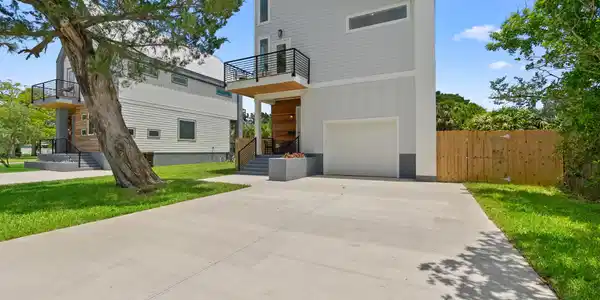 102 MENENDEZ Road
