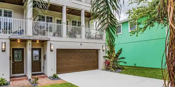 Image 3: 400 14th Ave