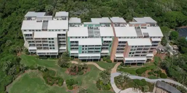 Image 3: 2