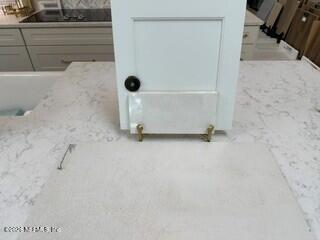 Image 3: AN 527 Tomoka owners bath pic