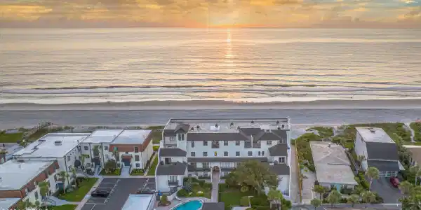 2415 COSTA VERDE Boulevard