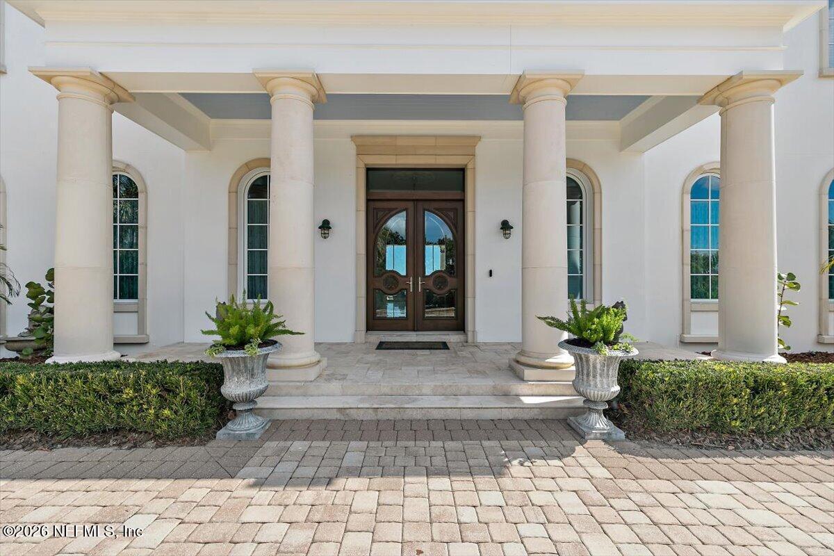 Image 3: Entrance