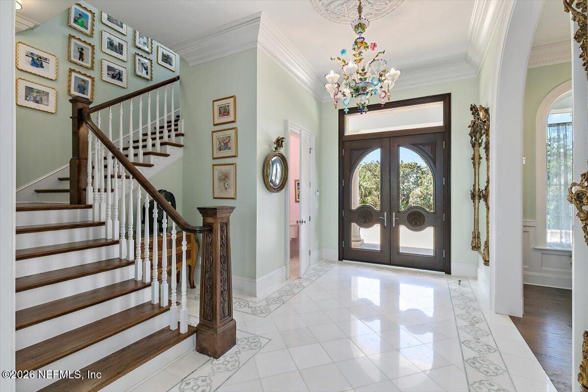Image 4: Entry foyer and staircase