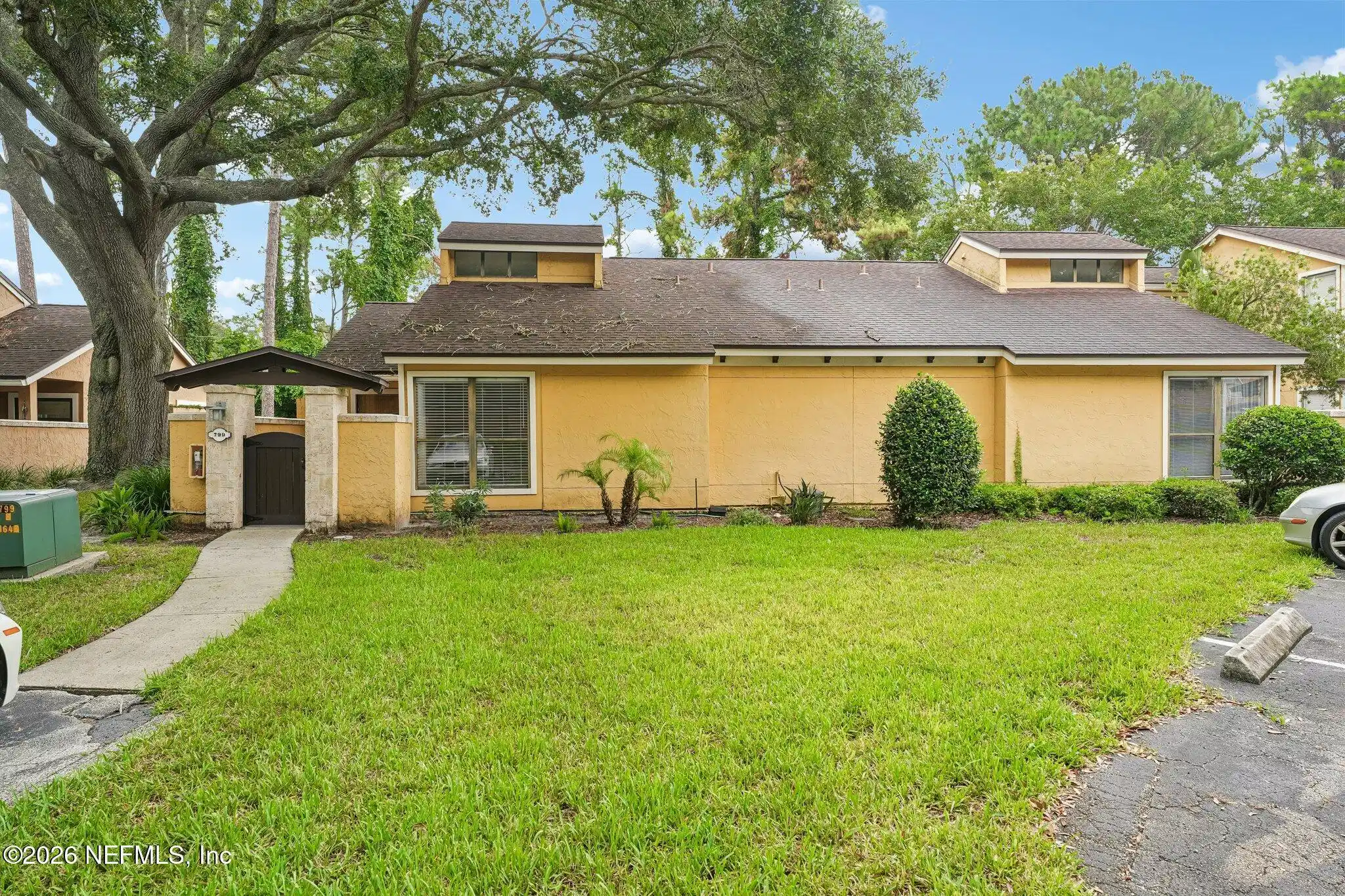Image 1: Welcome to 799 Sandpiper Lane!