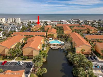 100 LAGUNA VILLAS Boulevard